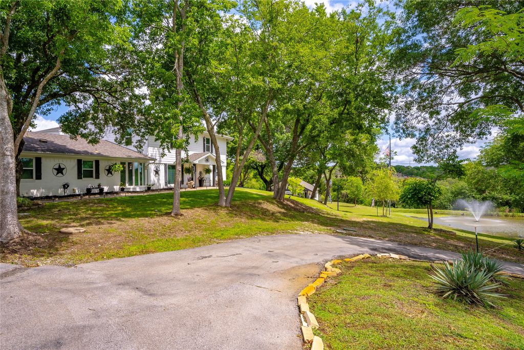 117 Post Oak Court, Willow Park, TX 76087