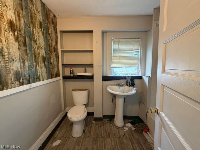 945 E 149th Street, Cleveland, OH 44110
