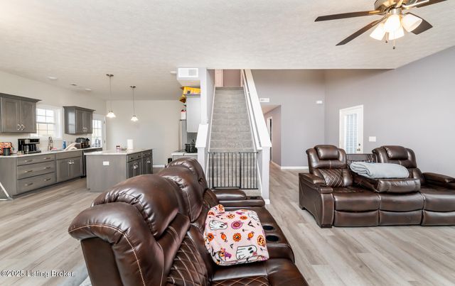 4217 Fairground Rd, Brandenburg, KY 40108