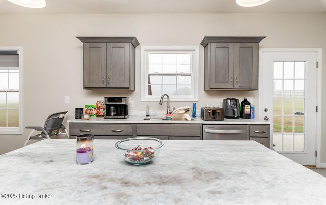 4217 Fairground Rd, Brandenburg, KY 40108