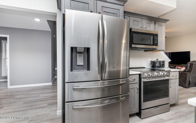 4217 Fairground Rd, Brandenburg, KY 40108