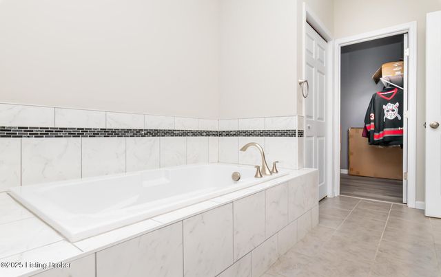 4217 Fairground Rd, Brandenburg, KY 40108