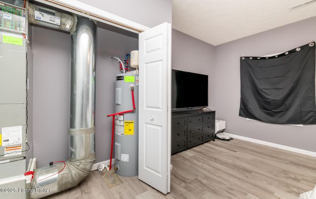 4217 Fairground Rd, Brandenburg, KY 40108