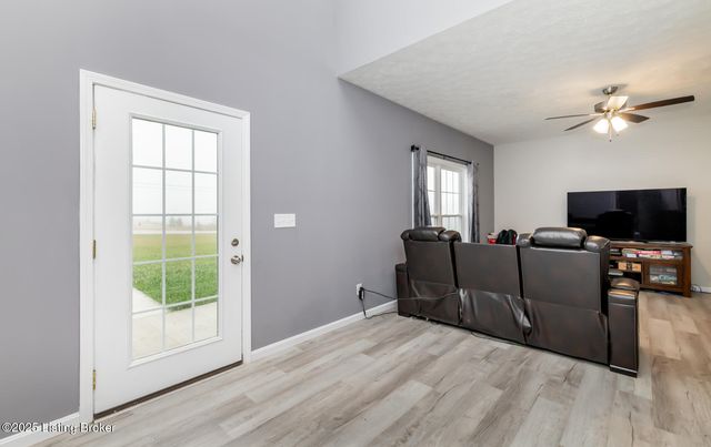 4217 Fairground Rd, Brandenburg, KY 40108