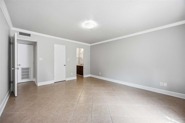 5353 Institute Lane 8, Houston, TX 77005