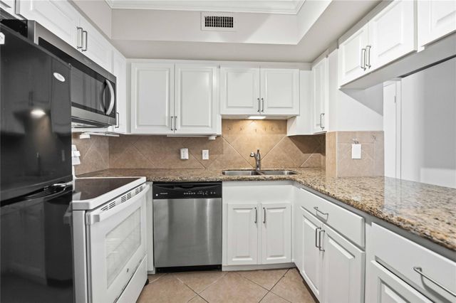 5353 Institute Lane 8, Houston, TX 77005