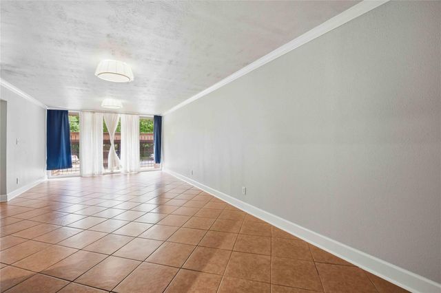 5353 Institute Lane 8, Houston, TX 77005