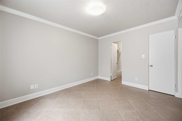 5353 Institute Lane 8, Houston, TX 77005
