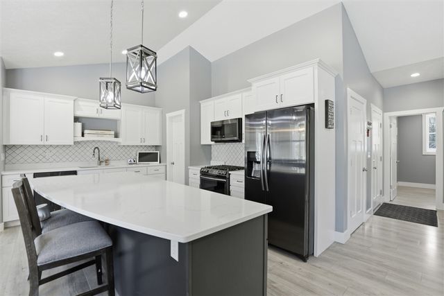 9654 Aberdeen Court, Canadian Lakes, MI 49346