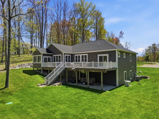 9654 Aberdeen Court, Canadian Lakes, MI 49346