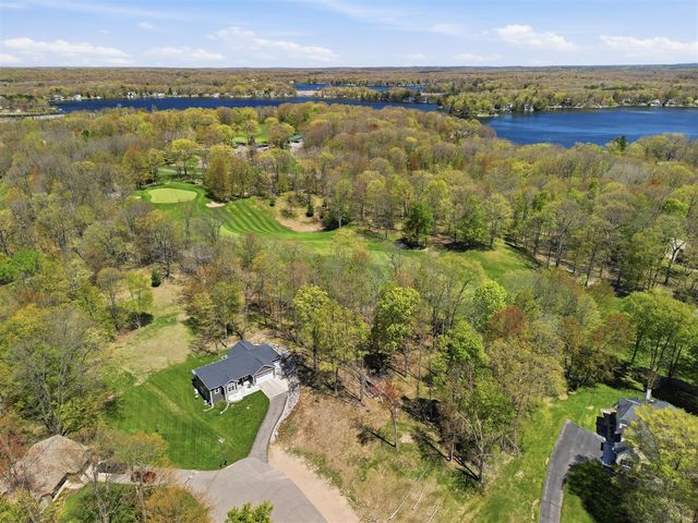 9654 Aberdeen Court, Canadian Lakes, MI 49346