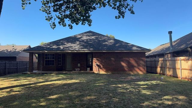 856 Shady Creek Lane, Yukon, OK 73099