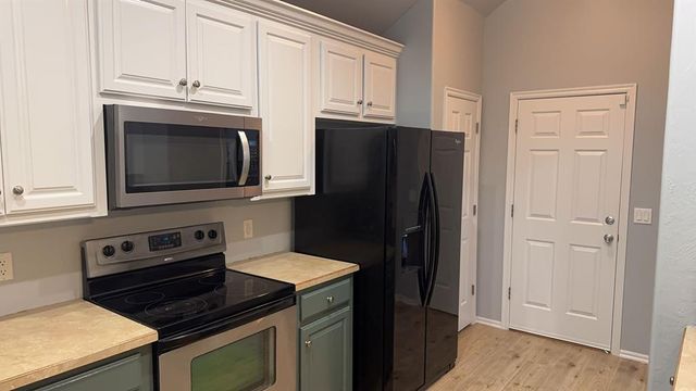 856 Shady Creek Lane, Yukon, OK 73099