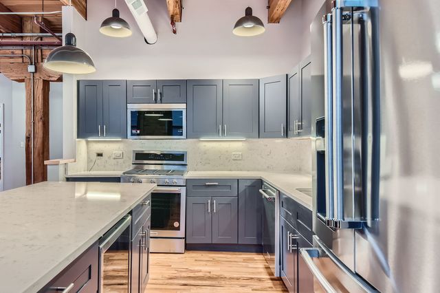 368 W Huron Street 2N, Chicago, IL 60654