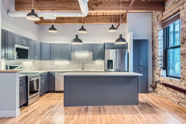 368 W Huron Street 2N, Chicago, IL 60654