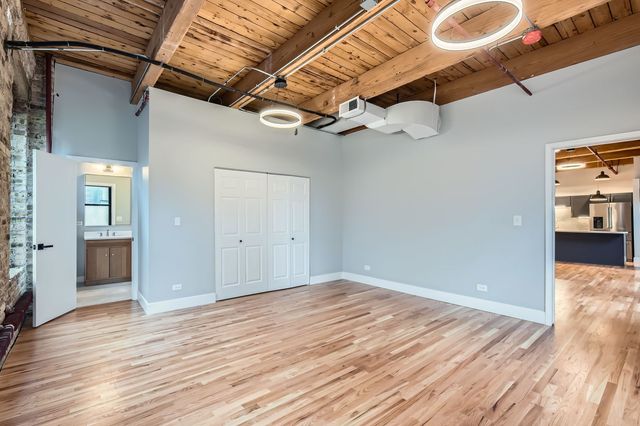 368 W Huron Street 2N, Chicago, IL 60654