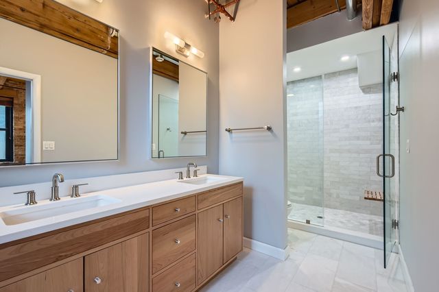 368 W Huron Street 2N, Chicago, IL 60654