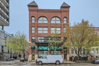 368 W Huron Street 2N, Chicago, IL 60654
