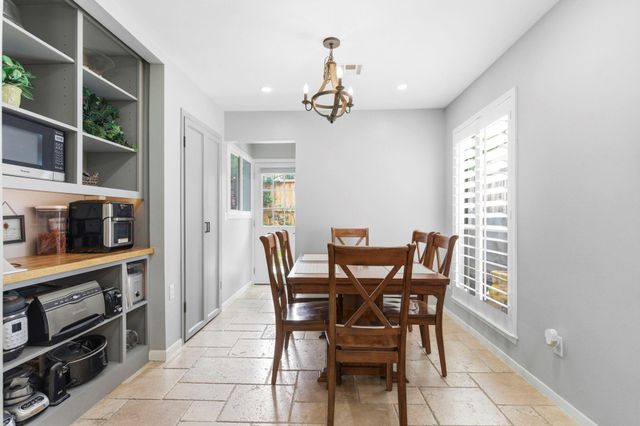 2 Wild Oak Circle, Houston, TX 77055
