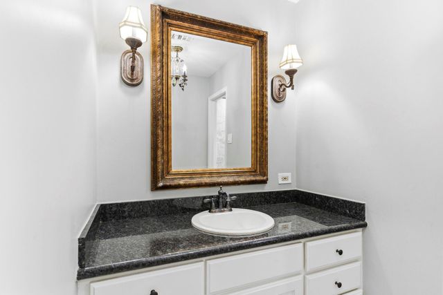 2 Wild Oak Circle, Houston, TX 77055