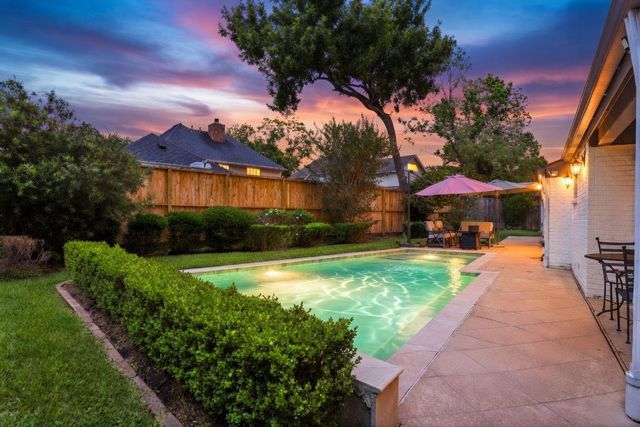 2 Wild Oak Circle, Houston, TX 77055