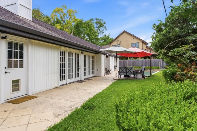 2 Wild Oak Circle, Houston, TX 77055