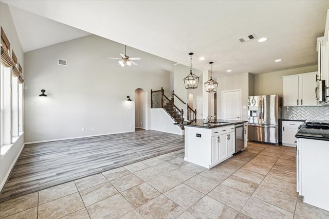 244 Lake Estates Drive, Montgomery, TX 77356