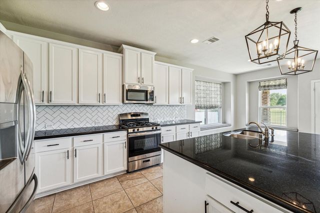 244 Lake Estates Drive, Montgomery, TX 77356