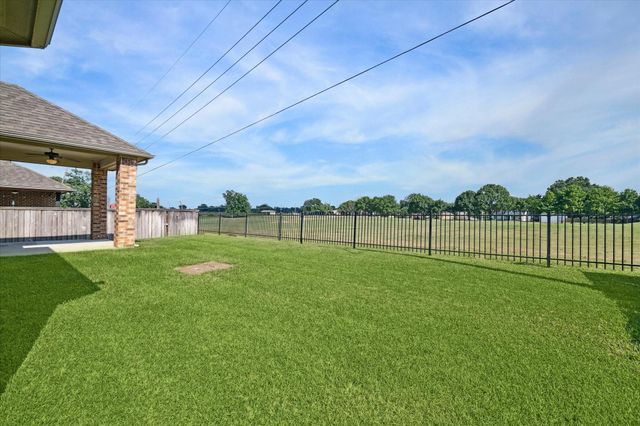 244 Lake Estates Drive, Montgomery, TX 77356