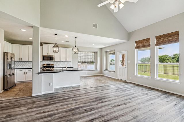 244 Lake Estates Drive, Montgomery, TX 77356