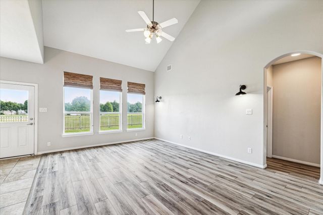 244 Lake Estates Drive, Montgomery, TX 77356