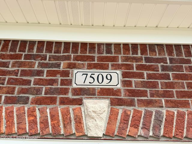 7509 Pavilion Park Rd, Louisville, KY 40214