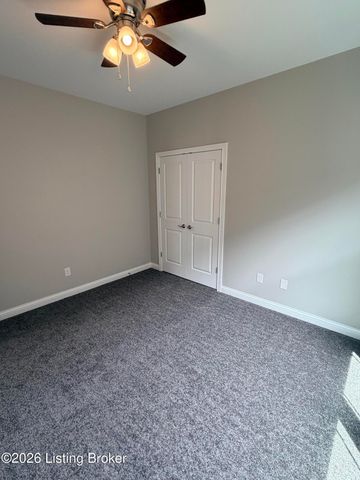 7509 Pavilion Park Rd, Louisville, KY 40214