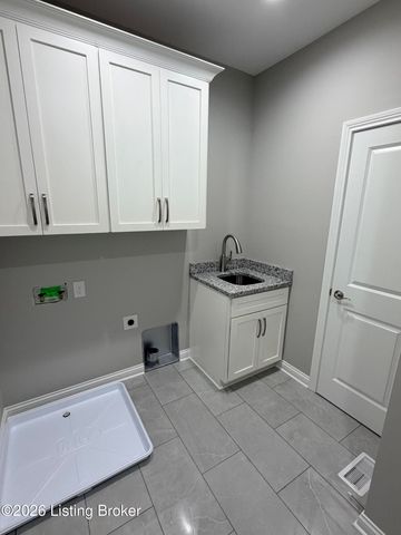7509 Pavilion Park Rd, Louisville, KY 40214