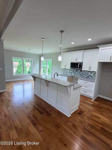 7509 Pavilion Park Rd, Louisville, KY 40214