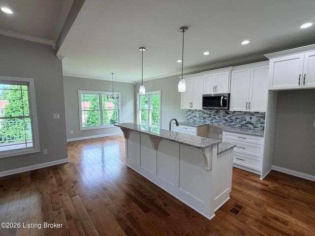 7509 Pavilion Park Rd, Louisville, KY 40214