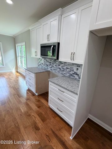 7509 Pavilion Park Rd, Louisville, KY 40214