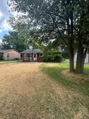 301 Apache Drive, Hopkinsville, KY 42240