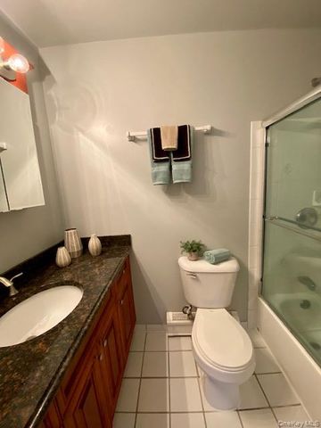 327 Brook Avenue 327-2B, Bay Shore, NY 11706