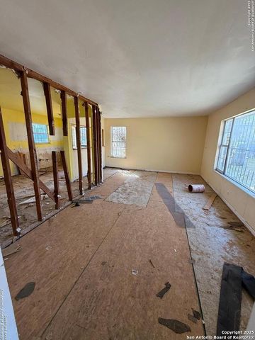 502 Lovera, San Antonio, TX 78212