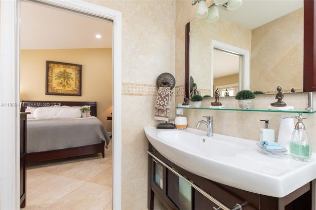 13260 SW 96th St, Miami, FL 33186