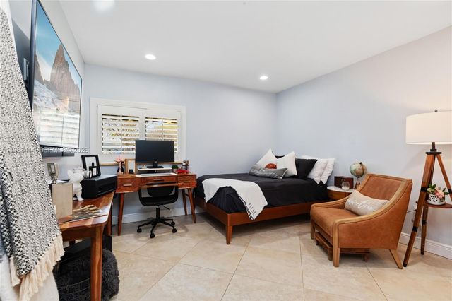 13260 SW 96th St, Miami, FL 33186