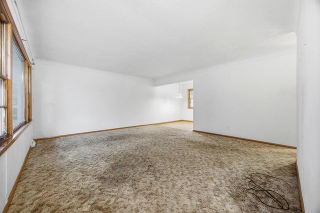 537 Maple Lane, Moorhead, MN 56560