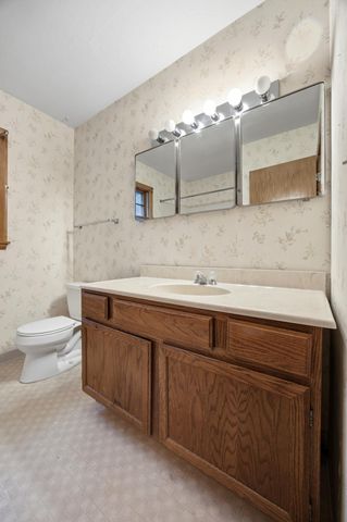 537 Maple Lane, Moorhead, MN 56560