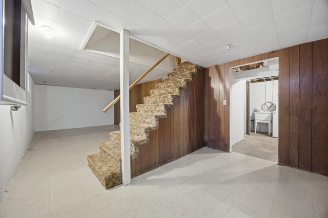 537 Maple Lane, Moorhead, MN 56560