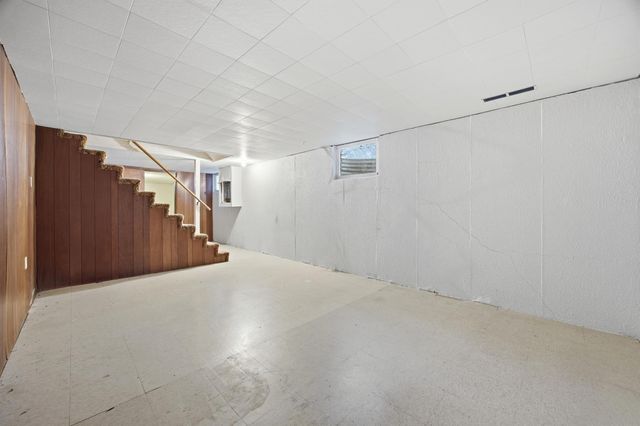 537 Maple Lane, Moorhead, MN 56560