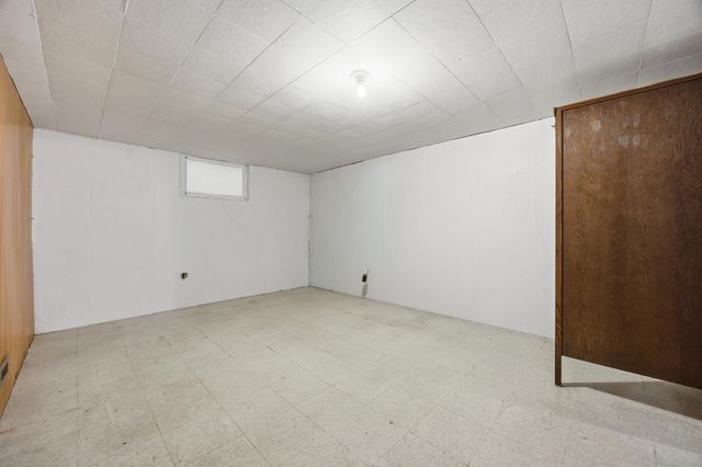 537 Maple Lane, Moorhead, MN 56560