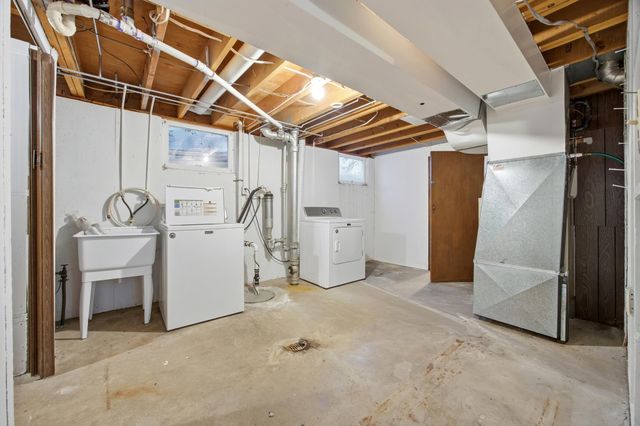 537 Maple Lane, Moorhead, MN 56560