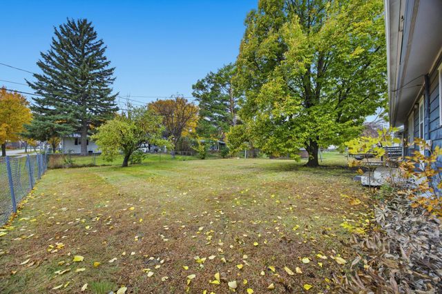 537 Maple Lane, Moorhead, MN 56560