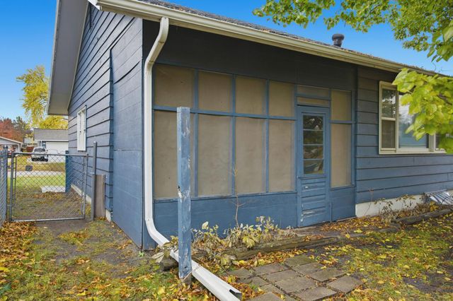 537 Maple Lane, Moorhead, MN 56560